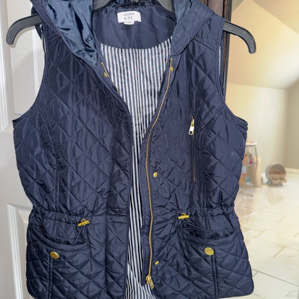 Crown & Ivy Women's Navy Quilted Vest